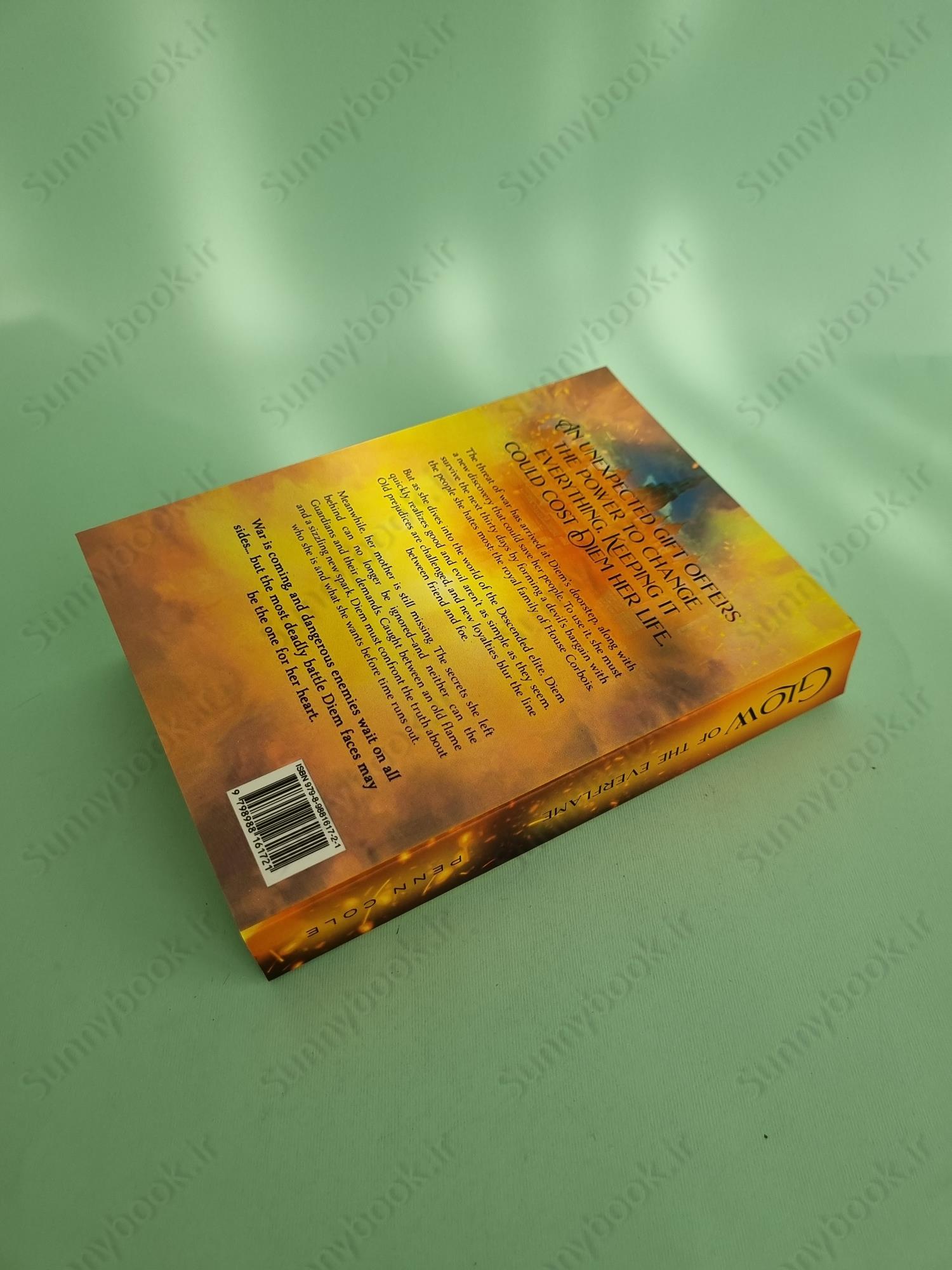 Glow of the Everflame: The Kindred's Curse Saga, Book Two main 1 5