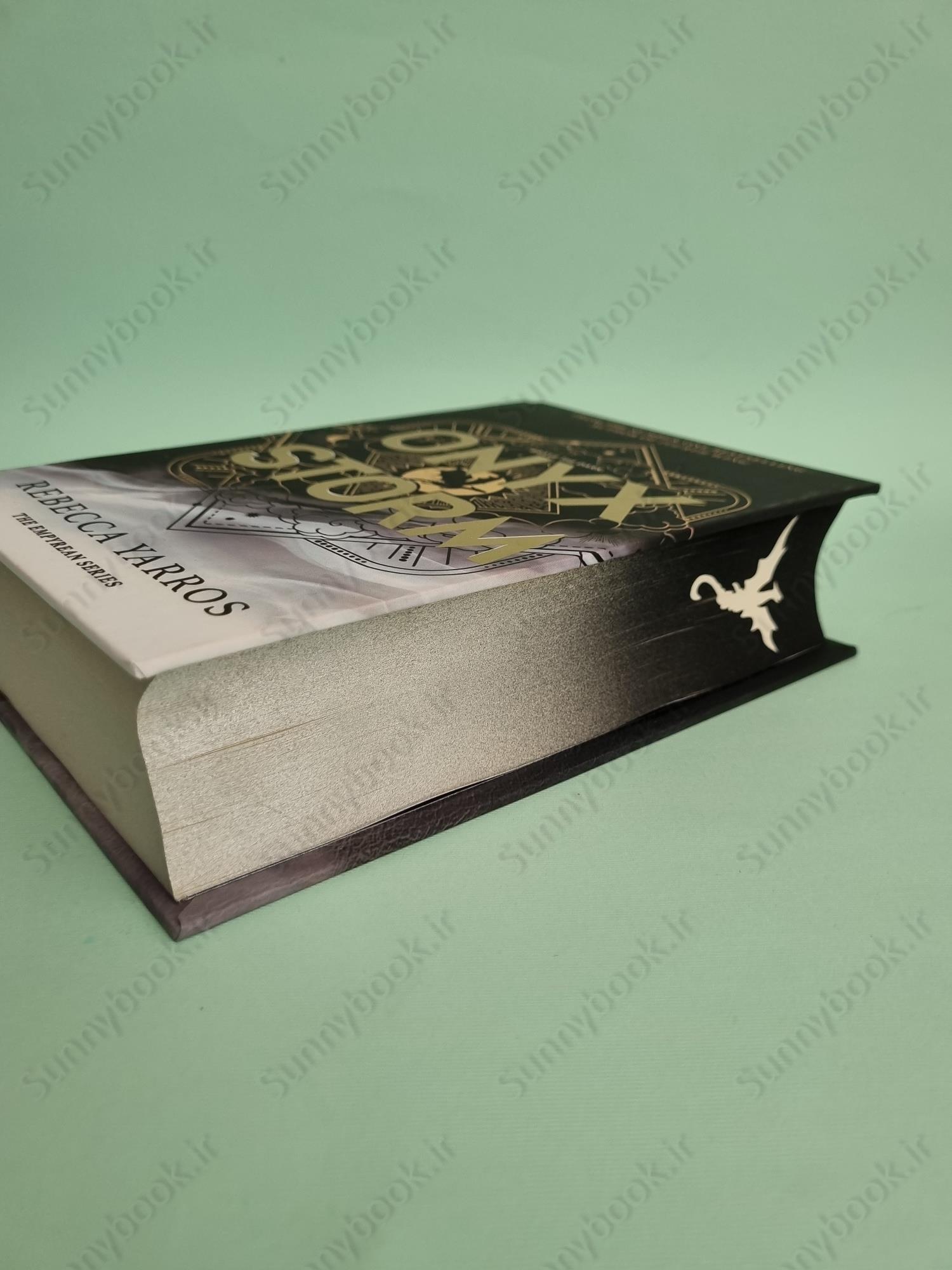 Onyx Storm (The Empyrean , 3) main 1 2