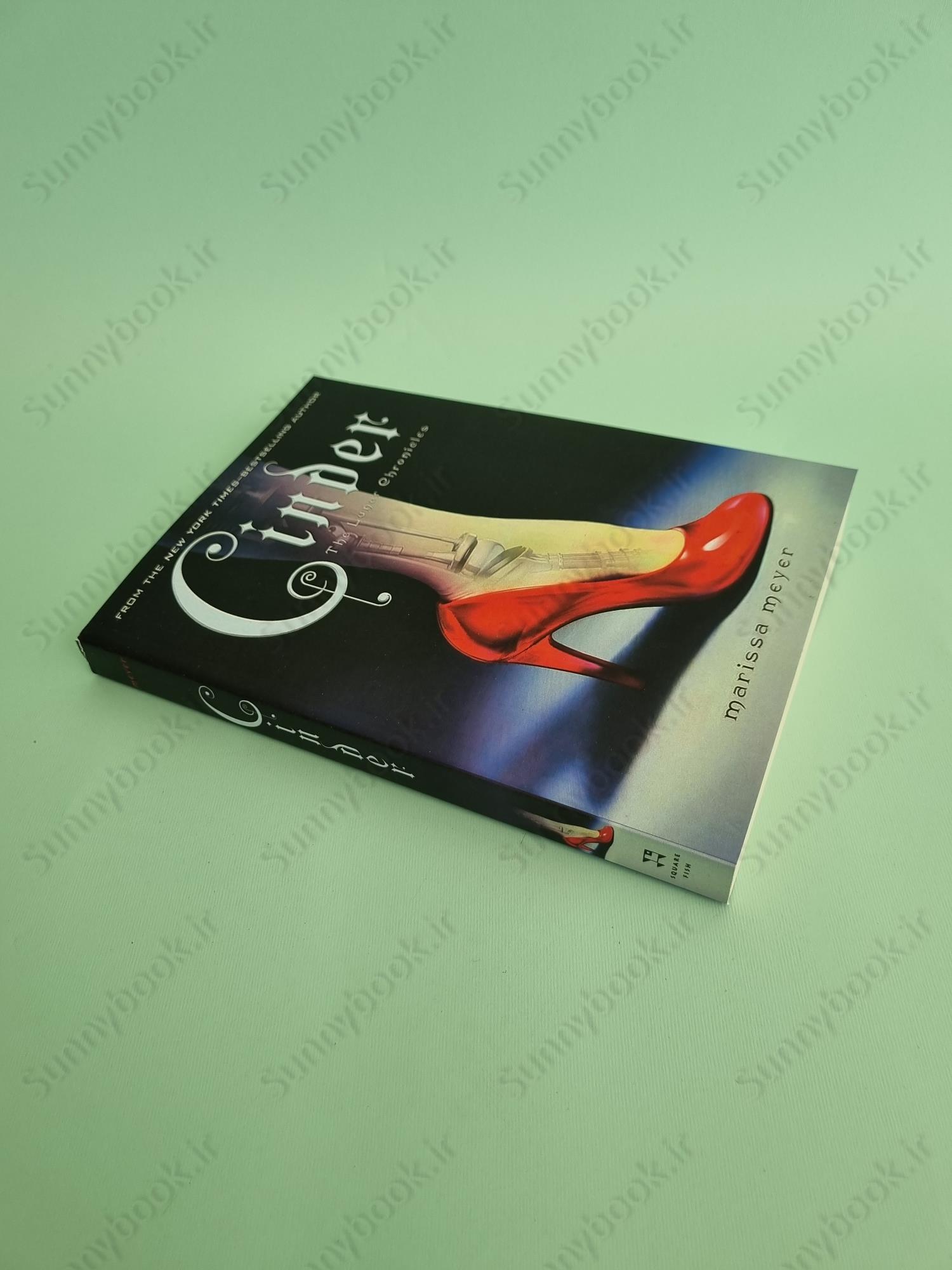 Cinder (The Lunar Chronicles 1) main 1 3