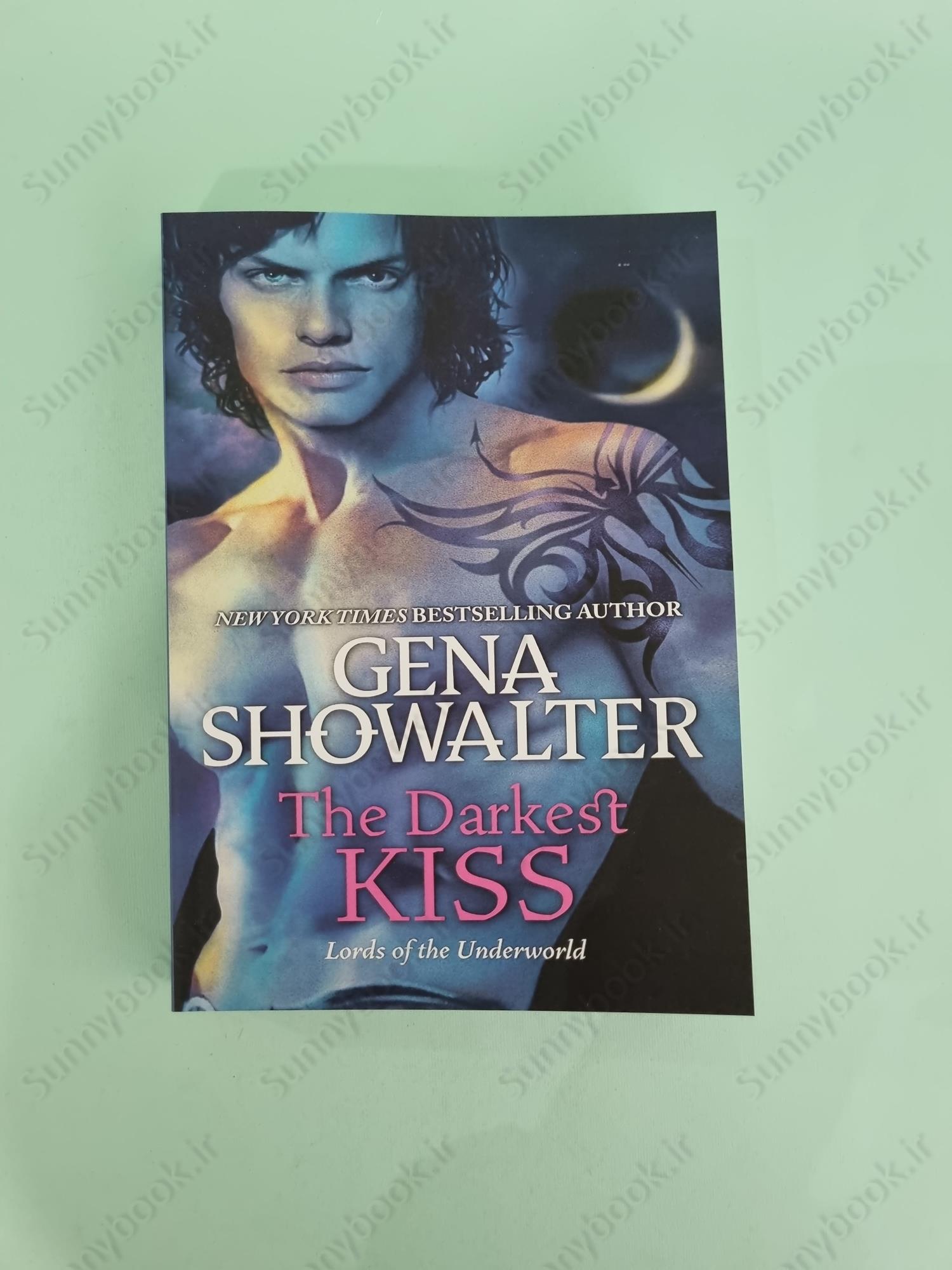 The Darkest Kiss (Lords of the Underworld, 2) main 1 2