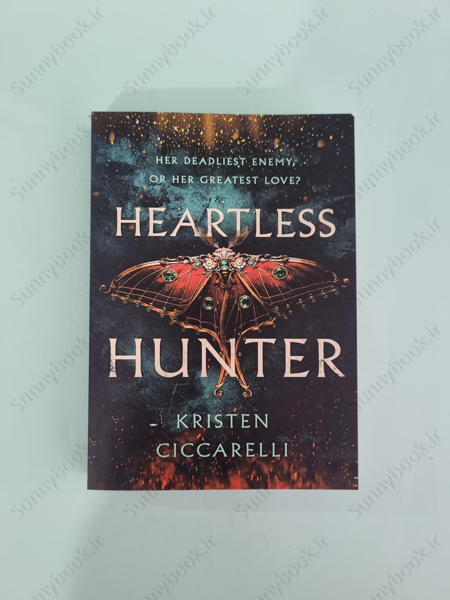 Heartless Hunter (The Crimson Moth 1) main 1 2