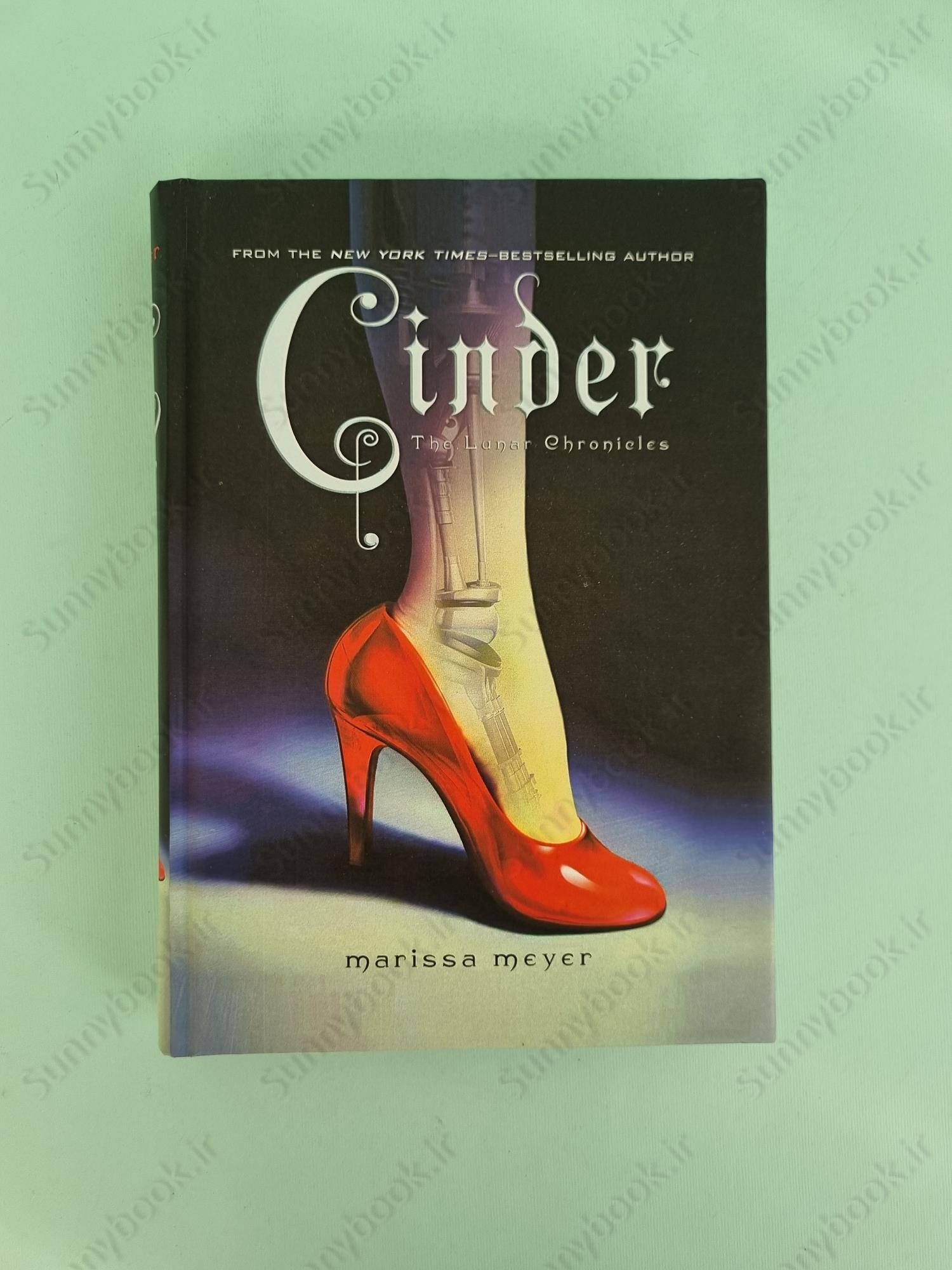 Cinder (The Lunar Chronicles 1) main 1 2