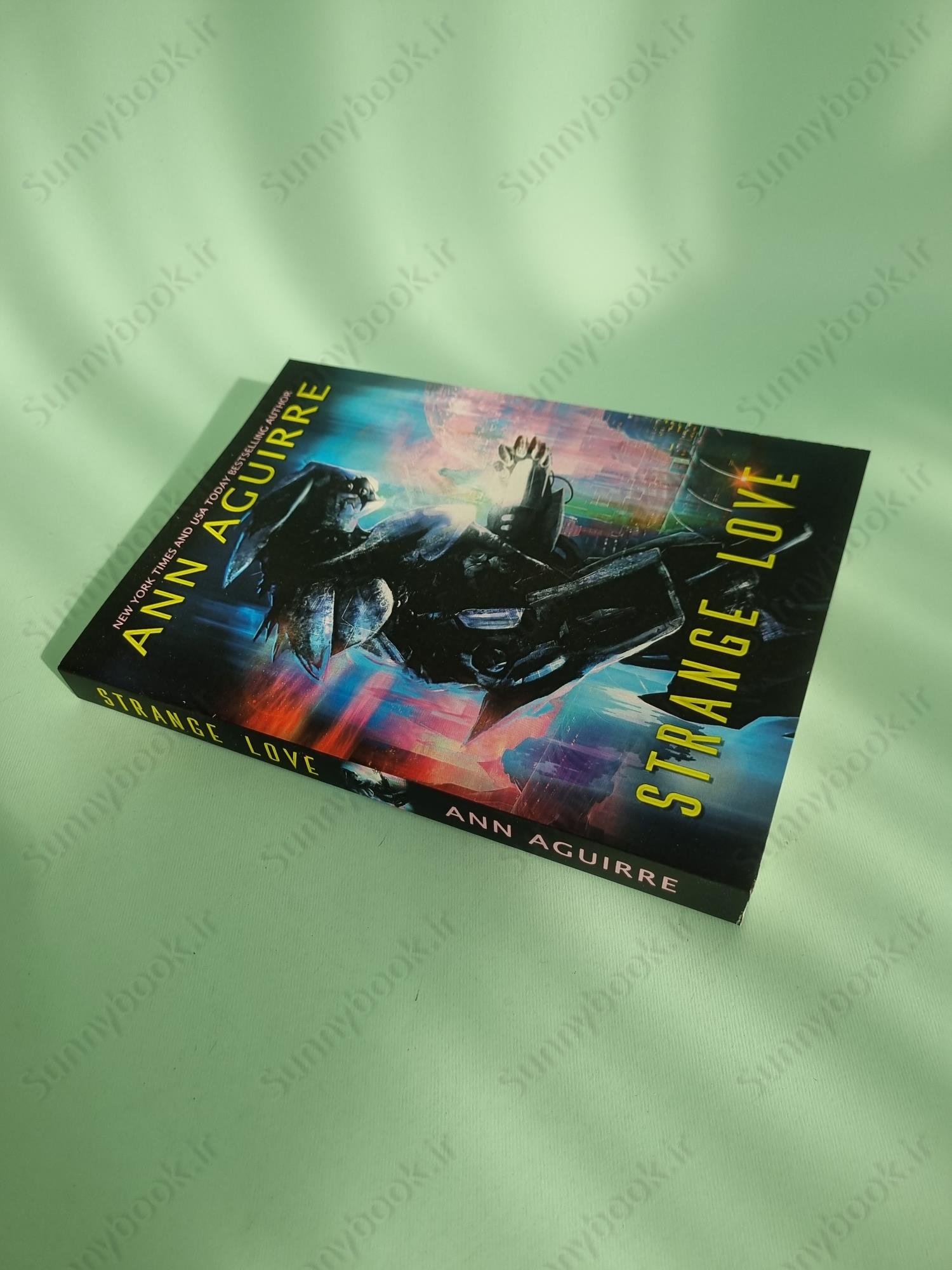 Strange Love (Galactic Love 1) main 1 3