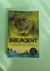 Insurgent (Divergent Trilogy, Band 2) thumb 1 2