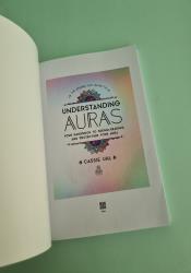 The Zenned Out Guide to Understanding Auras thumb 2 12
