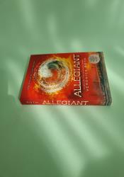 Allegiant (Divergent Series, 3) Allegiant (Divergent Series, 3) thumb 2 4