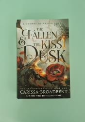 The Fallen and the Kiss of Dusk (Crowns of Nyaxia Book 4) thumb 1 2