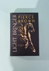 Light Bringer: A Red Rising Novel thumb 2 2