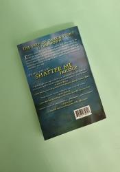 Ignite Me (Shatter Me 3) thumb 2 2