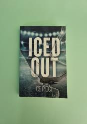 Iced Out (Leighton U 1) thumb 2 2