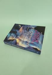 The Darkest Kiss (Lords of the Underworld, 2) thumb 1 3