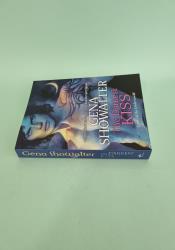 The Darkest Kiss (Lords of the Underworld, 2) thumb 2 4